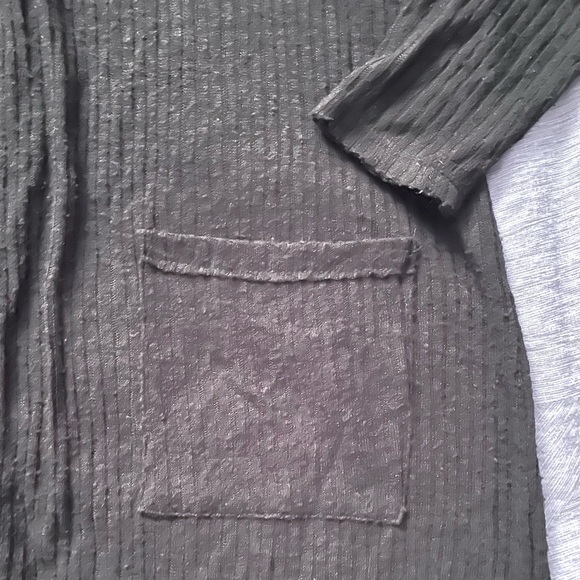 [SOLD] Black Lightly Woven Long Duster Cardigan [One Size] 🖤 - Picture 3 of 4